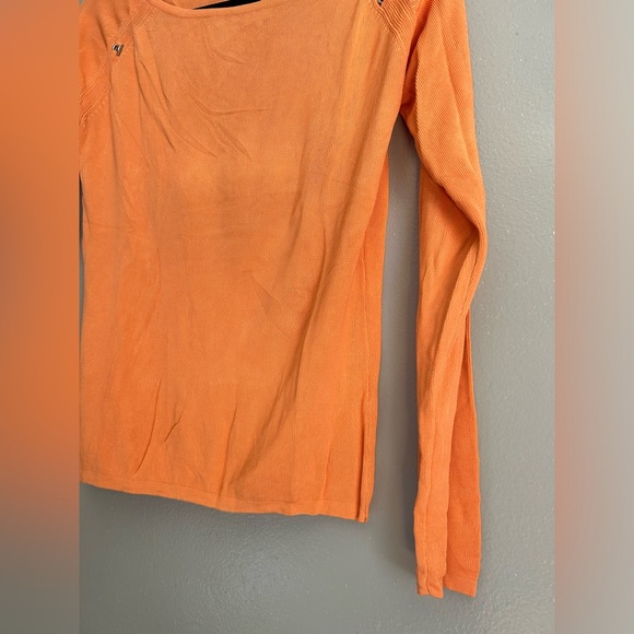 Orange very stretchy crew neck long sleeve tee | size M - Picture 4 of 7